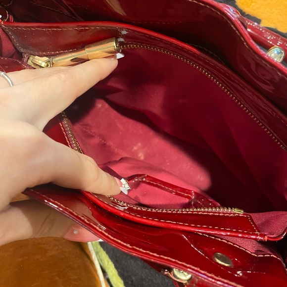 Burberry patent leather Burgundy handbag - Picture 10 of 17